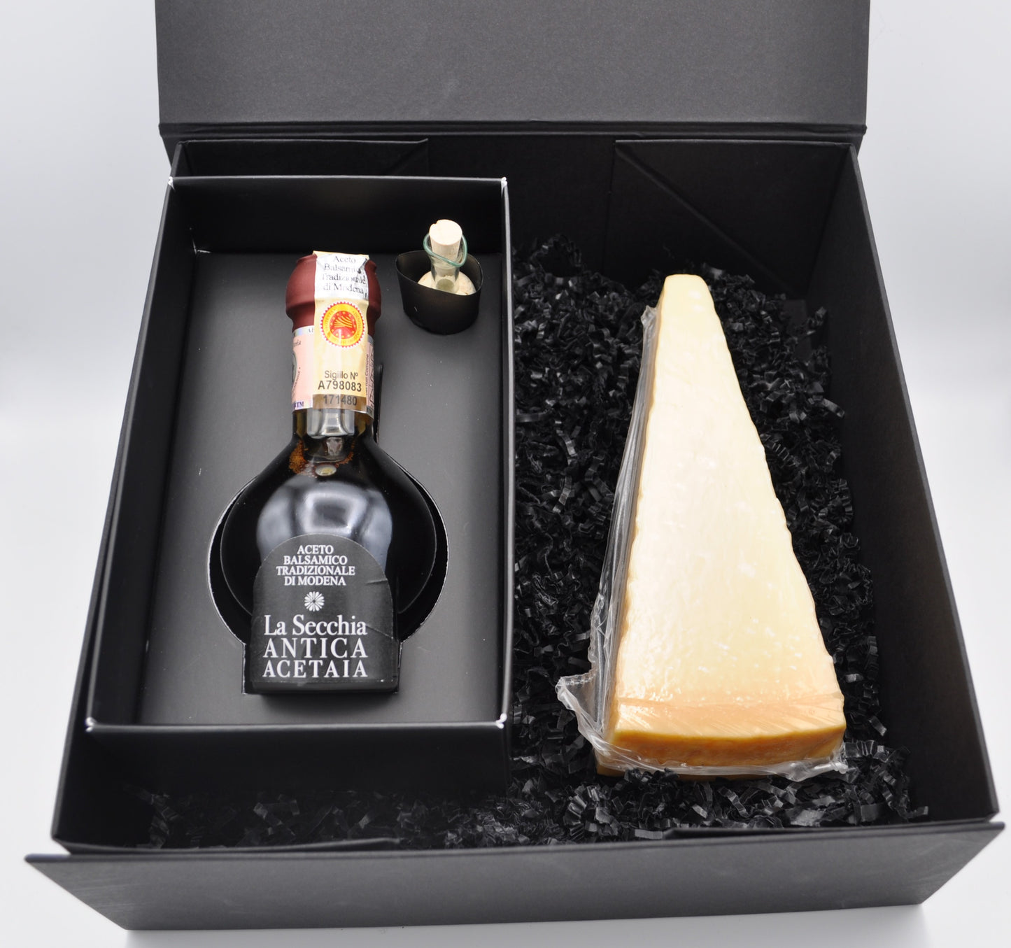 Cofanetto 3 - Aceto Balsamico Tradizionale di Modena DOP affinato e Parmigiano Reggiano